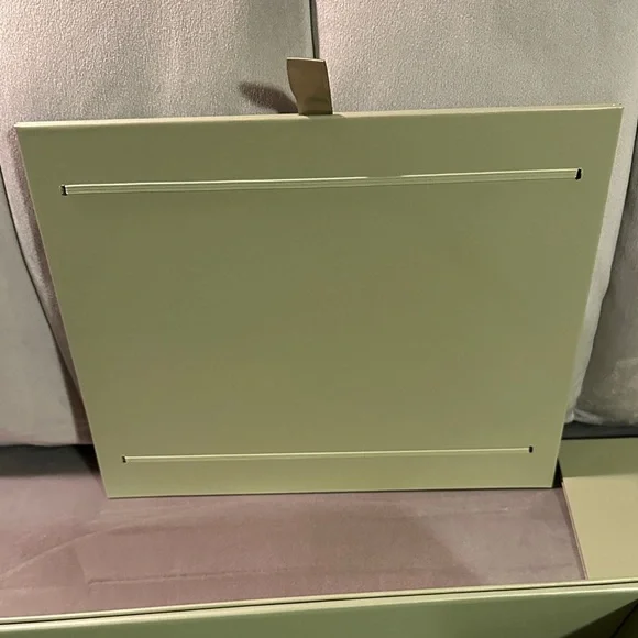 Van Cleef & Arpels Sage Green Box - Picture 5 of 9